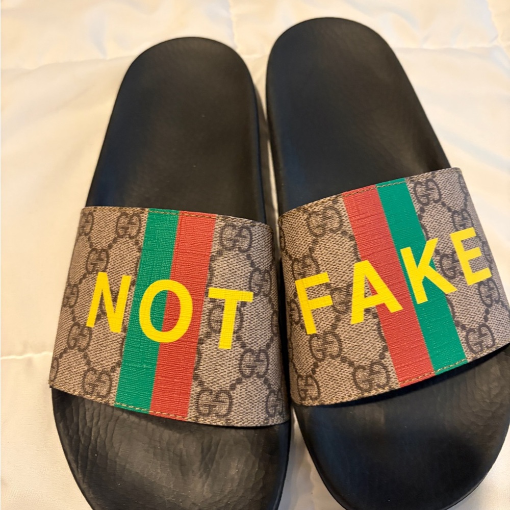 🌼🌼SALE 🌼🌼🌼AUTHENTIC Gucci monogram slides size 40